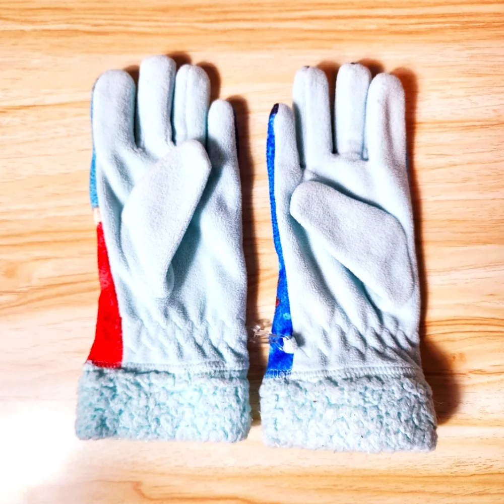 💜Disney Ariel and flounder printed gloves size: XS